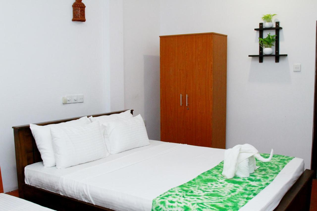 The Garnet Mirissa Hotel Bagian luar foto
