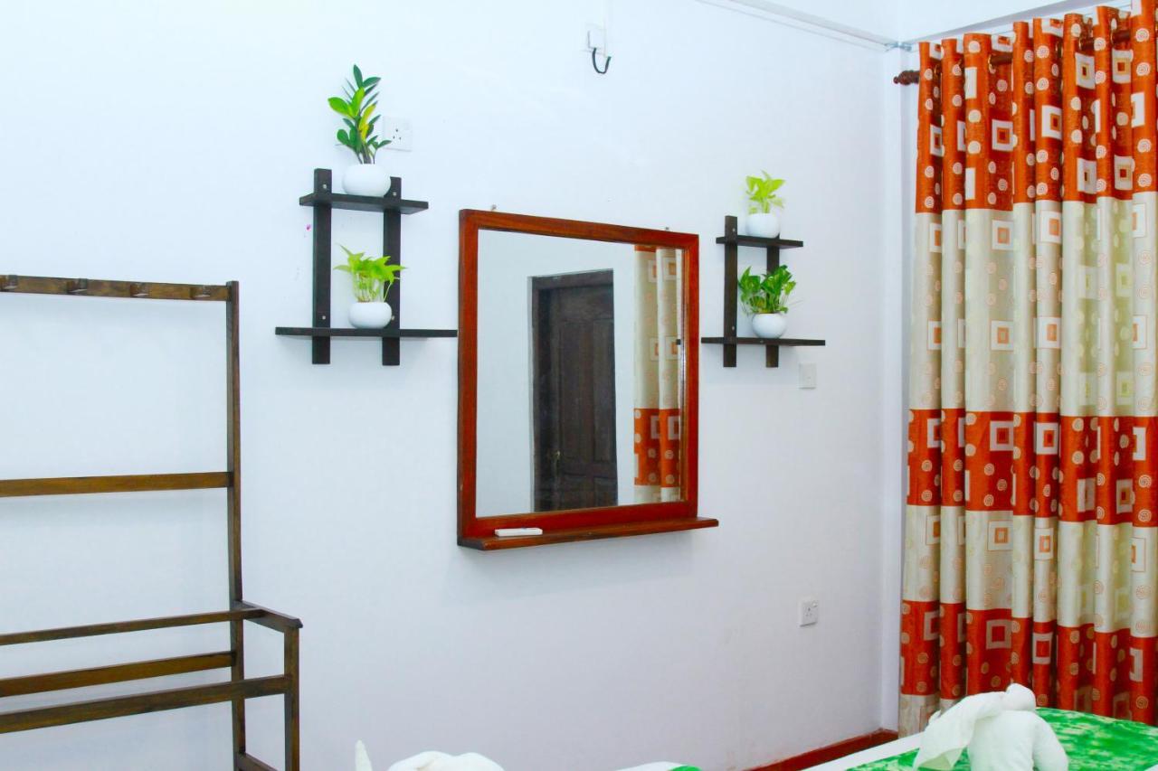 The Garnet Mirissa Hotel Bagian luar foto