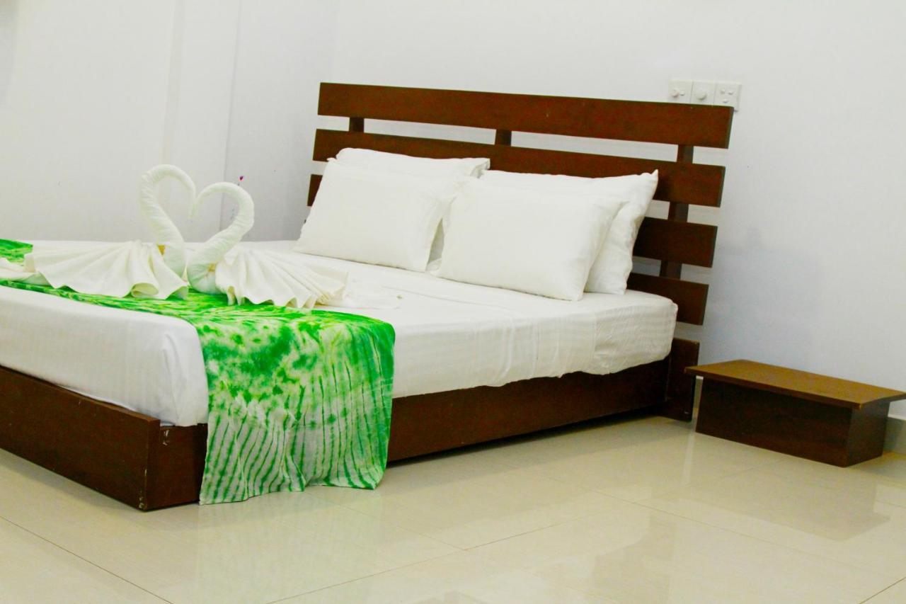 The Garnet Mirissa Hotel Bagian luar foto
