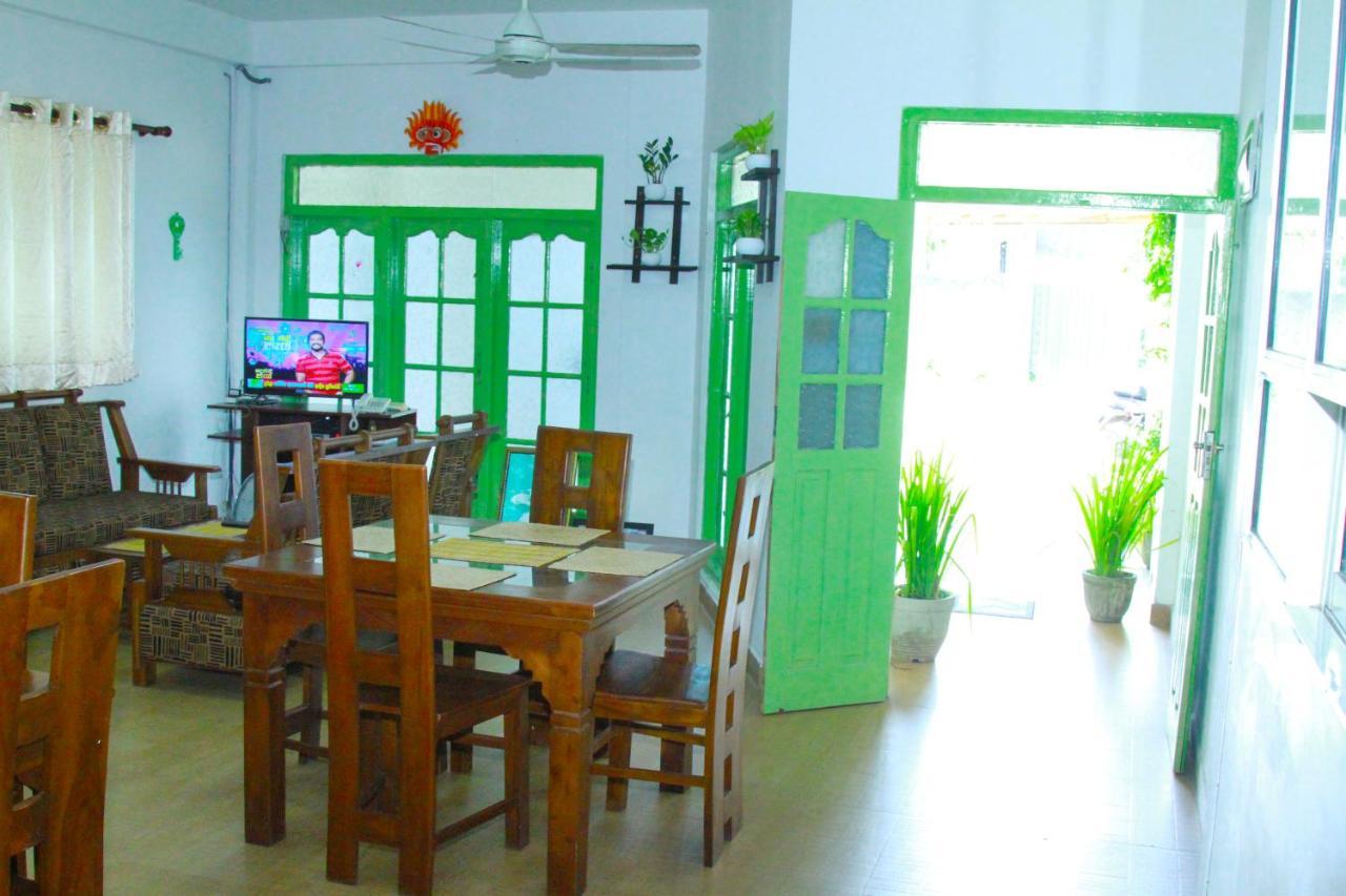 The Garnet Mirissa Hotel Bagian luar foto